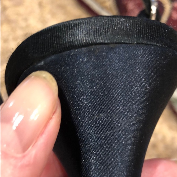 Kelli & Katie Navy Blue Fabric Upper Heels Size 7 - Picture 9 of 16